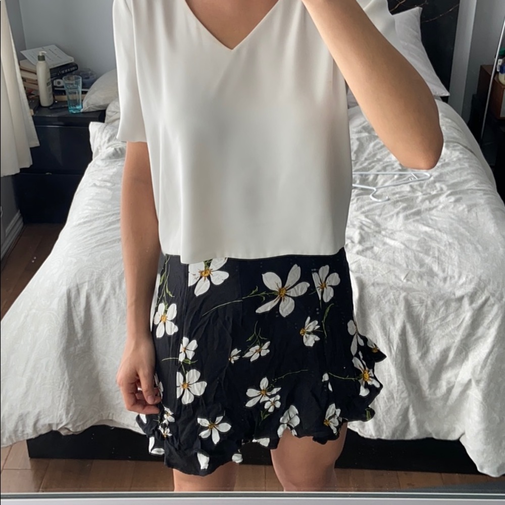 Ruffle hem black and white floral print skirt